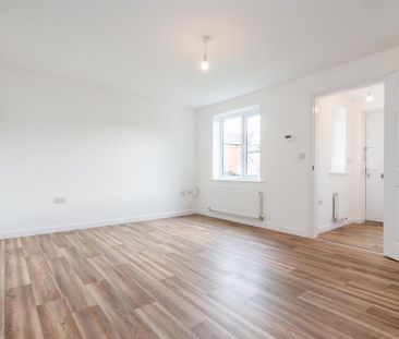 3 bedroom detached house to rent - Photo 3