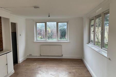 2 bedroom detached bungalow to rent - Photo 3