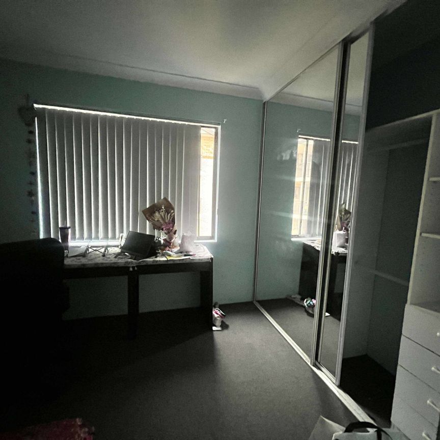 Blacktown - Photo 1