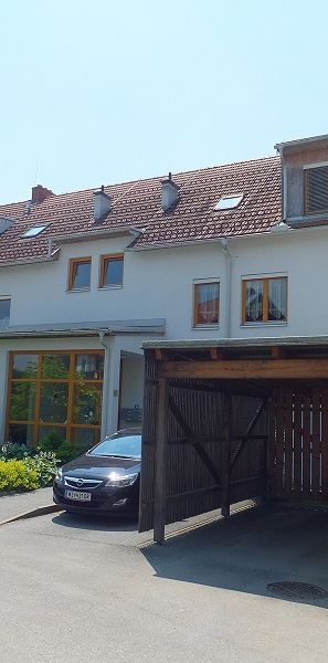 Großzügige 4-Zimmer-Wohnung mit Garten - Photo 1