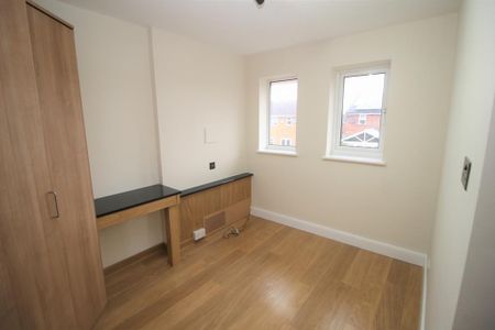 3 bedroom terraced house to rent - Photo 4