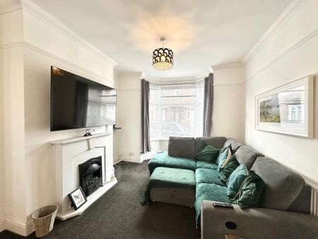 3 bedroom end of terrace house to rent - Photo 3