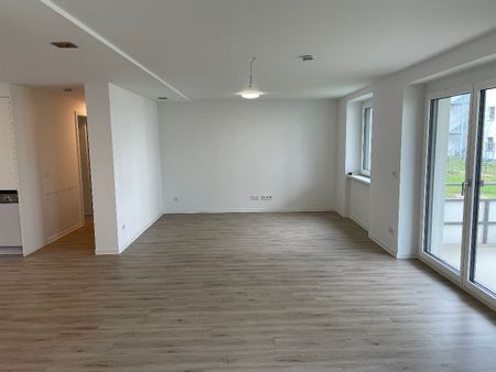 Groß, hell, modern mit Einbauküche und Balkon - Foto 4