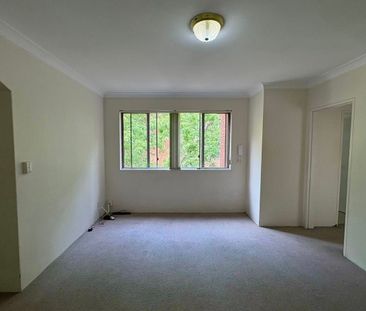 Renovated Two Bedroom Unit With Minutes Walk to Station - Photo 2