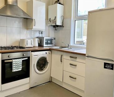 4 bedroom terraced house to rent - Photo 1