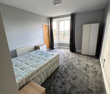 1 bed Penthouse in Commercial Street , Camborne, TR14 8JY - Photo 2