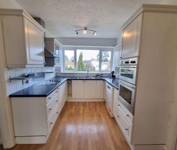 3 bedroom detached bungalow to rent - Photo 6