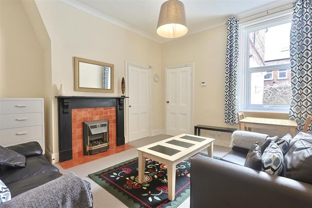 2 bedroom Student Flat to rent in Grosvenor Road, Jesmond, Newcastle Upon Tyne, NE2 - Photo 1