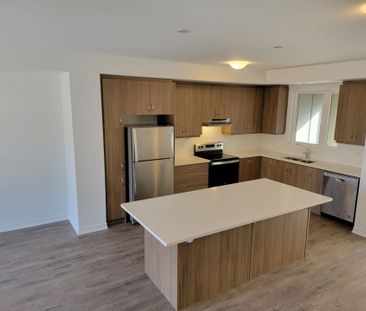 For Lease - 186 Keppel Circle, Brampton, Ontario - Photo 2