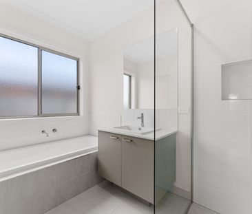 Family Living In The Willows - Photo 6