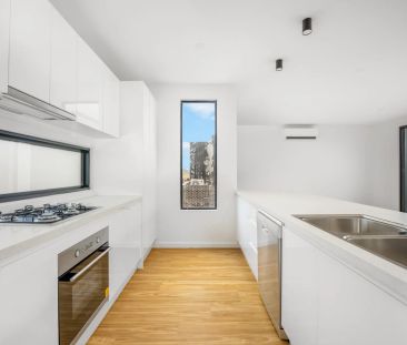 2 Bedroom Modern Townhouse - Photo 1