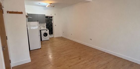Studio Flat, Norman Avenue, N22 - Photo 3