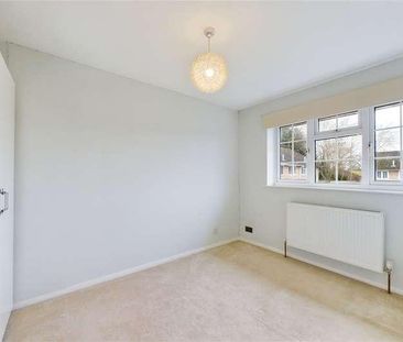 Millins Close, Owlsmoor, Sandhurst, Berkshire, GU47 - Photo 1