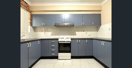 Duplex in Sought After Bossley Park! - Photo 2