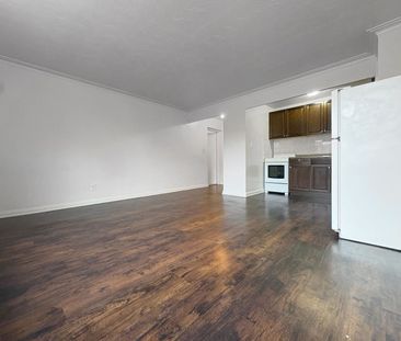 For Lease - 1490 Eglinton Avenue Unit# 406, Toronto, Ontario - Photo 4