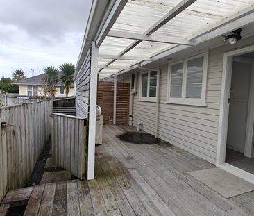 Property Management37 Cobham Crescent, Kelston - House for Rent - Photo 6