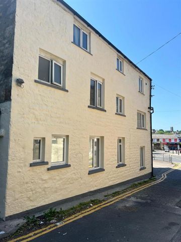 9 bedroom private hall to rent - Photo 2