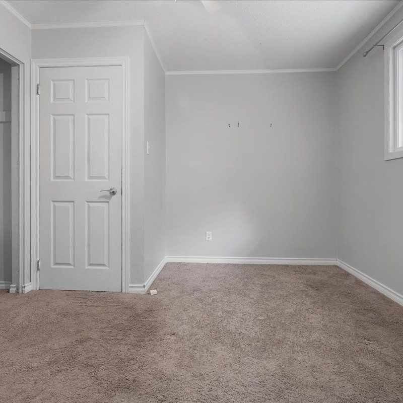For Lease - 23 Silver Aspen Crescent Unit# Main, Kitchener, Ontario - Photo 1