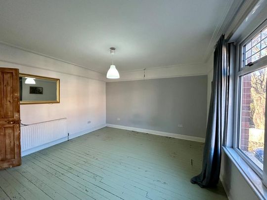 4 bedroom end of terrace house to rent - Photo 1