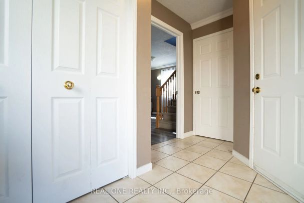 Detached Home For Lease | X8440516 - Photo 1