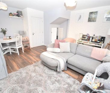 4 bedroom semi-detached house to rent - Photo 1