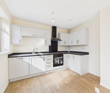 Three bed semi-detached house to rent in Yeolmbridge, Launceston, PL15 - Photo 2