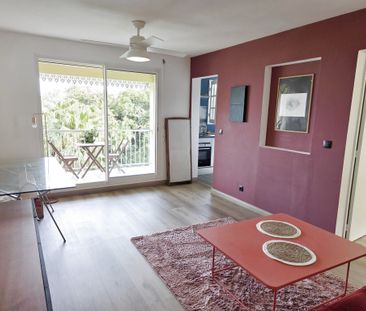 Location Appartement 2 pièces 42m² ST DENIS 97417 - Photo 1