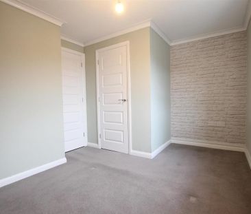 2 bedroom end of terrace house to rent - Photo 1