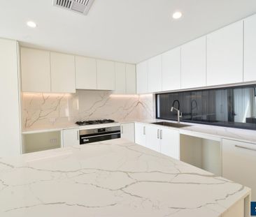 modern and comfortable living 4 Bedroom 3 Bathroom in Karrinyup - Photo 3