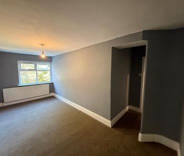 3 bedroom maisonette to rent - Photo 4