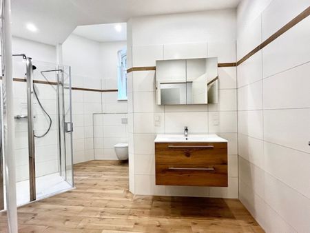 MODERNE WOHNUNG MITTEN IN DER ALTSTADT! 2 Zimmer, Einbauküche und kleiner Balkon - Foto 2