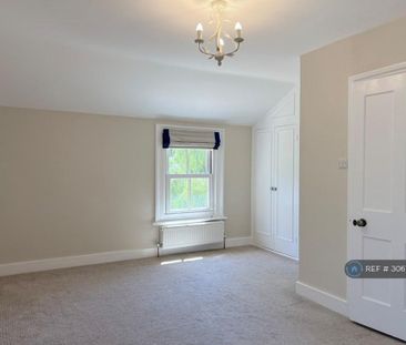 4 bedroom detached house to rent - Photo 4