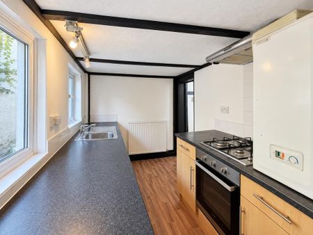 3 bedroom terraced house to rent - Photo 5