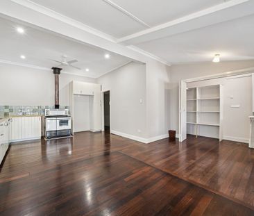 Spacious Family Home - Photo 5