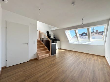 Dachgeschossausbau mit Terrasse & Klimaanlage - Erstbezug - Photo 2