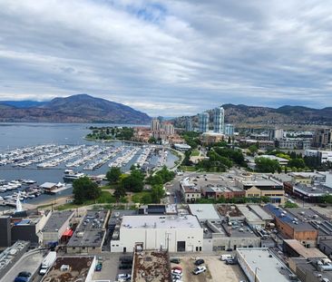 19th floor, 1 bed 1 bath with amazing lake and city views - Photo 3