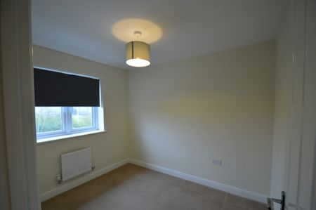 3 bedroom House - Mount Pleasant Lane, Hatfield - Photo 3