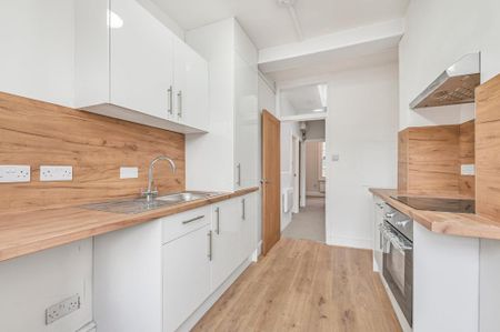 2 bedroom flat to rent - Photo 3