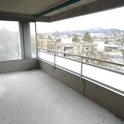 Moderne 3.5-ZW à 81 m² im 2. OG mit Cheminée - Foto 1