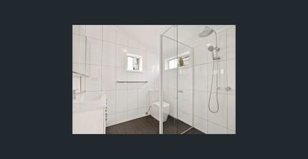 Bright and Spacious Duplex - Photo 5