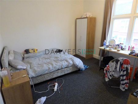 4 bedroom terraced house to rent - Photo 4