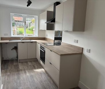 3 bedroom semi-detached house to rent - Photo 6