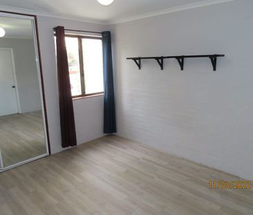 Cosy Two Bedroom Apartment - Photo 5