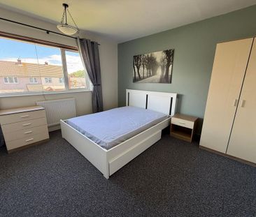 4 bedroom semi-detached house to rent - Photo 5