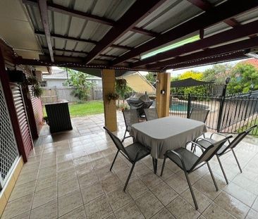 Thuringowa Central - Photo 1