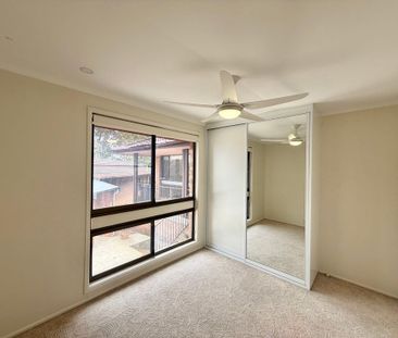 10 Myrtle Close, Adamstown Heights - Photo 4