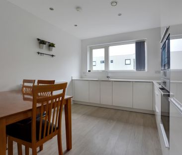 A first floor modern two-bedroom duplex apartment within walking di... - Photo 2