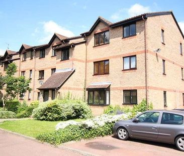 Isabella Close, Southgate, N14 - Photo 1