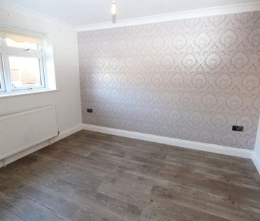 2 bedroom bungalow to rent - Photo 2