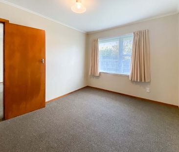 TRENTHAM LIVING - Photo 1